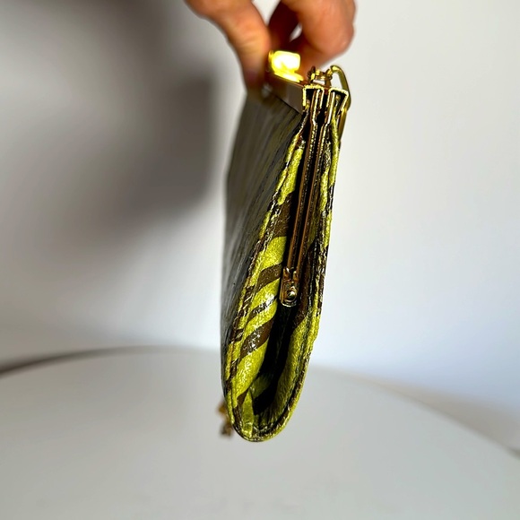VINTAGE green tiger stripe clutch handbag hand painted canvas with gold chain - Picture 6 of 12